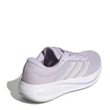Championes de running Adidas Response Runner 2 W color lila, con detalles plateados en las clásicas tres tiras, mediasuela Cloudfoam blanca y suela gris. Confeccionados con malla transpirable y cordones tono sobre tono.
