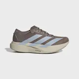 Championes de running Adidas Adizero EVO SL, color marrón topo con las icónicas tres tiras en celeste claro y mediasuela beige. Cuentan con tecnología de amortiguación Lightstrike Pro para un retorno de energía superior y suela de caucho Continental para mayor tracción.