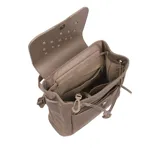 Mochila Crocs de nailon color negro, con solapa frontal de EVA con perforaciones aptas para Jibbitz, cierre superior ajustable y asa de mano.