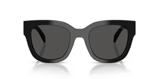 Lentes de sol Prada modelo C04 col 16K08Z, con armazón de acetato negro brillante de diseño cuadrado y robusto, y cristales oscuros.
