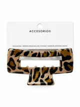 Pinza para el pelo rectangular con estampado animal print tipo leopardo y acabado brillante.