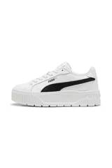 Championes Puma Karmen II L, modelo de plataforma en color blanco con franja lateral negra.