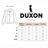 Camisa leñadora de algodón peinado a cuadros en tonos bordó, con cuello italiano y mangas largas.