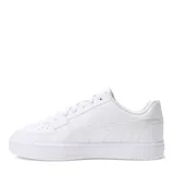 Championes Puma Caven 2.0 de cuero sintético blanco con detalles en gris y celeste.