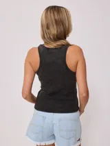 Musculosa de algodón con efecto lavado, cuello redondo y diseño ajustado al cuerpo.