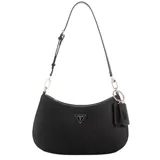 Cartera Guess modelo Noelle II de formato compacto tipo baguette, color negro con textura granulada. Cuenta con cierre superior, correa ajustable y herrajes metálicos en tono plateado. Incluye un colgante decorativo con el logo de la marca y el año 1981.