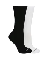 Pack de dos pares de medias deportivas de caña media, una en color negro y otra en color blanco, con el logo de la marca estampado en la puntera.