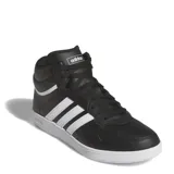 Championes de corte medio Adidas Hoops 4.0 Mid, color negro con las icónicas tres tiras laterales en blanco. Presentan un diseño de inspiración basquetbolística con empeine de cuero sintético, puntera reforzada y suela de goma blanca.