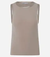 Top sin mangas color rosa claro, de corte ajustado, con cuello redondo y ribete de satén en el cuello y las sisas.