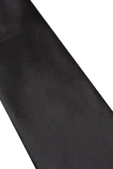 Corbata lisa color dorado.