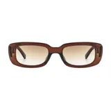 Gafas de sol de diseño rectangular con marco de plástico reciclado color marrón traslúcido y lentes con degradado en tonos café.