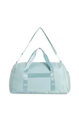 Bolso deportivo color verde agua con múltiples compartimentos con cierre, asas superiores y correa de hombro ajustable. Posee un bolsillo frontal con cierre, un bolsillo lateral de malla y el logo de la marca Trendy en el frente.