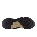 Championes New Balance 997H unisex, color azul marino con detalles en blanco y beige. Confeccionados en gamuza y malla, con entresuela ENCAP y suela de goma.