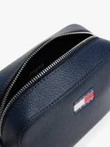 Bandolera azul marino con logo de Tommy Jeans en el frente.