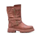 Bota marrón de caña media con hebilla y cierre lateral.