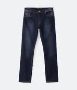 Pantalón de jean slim fit color azul oscuro, con bolsillos delanteros y traseros.