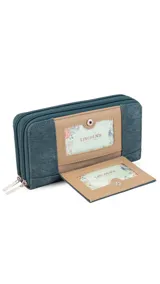 Billetera larga de diseño combinado en tonos terracota y beige, confeccionada en material sintético con textura tipo gamuza y lisa. Cuenta con cierre perimetral, solapa frontal con broche a presión y visor para documentos, además de múltiples compartimentos internos para tarjetas, billetes y monedero con cierre.