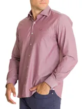 Camisa de manga larga RKF modelo Woolsolid, color vino, con cuello italiano, cierre frontal con botones y bolsillo en el pecho con logo bordado.