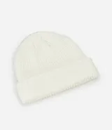 Gorro de lana acrílica con textura acanalada y borde plegado, de diseño clásico y versátil.