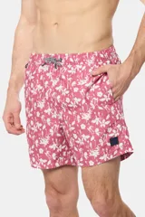 Short de baño de hombre color rosado con estampado floral blanco, cintura elástica con cordón ajustable, bolsillos laterales y suspensor de malla interior.