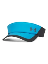 Visera deportiva Under Armour, color azul brillante con detalles en negro y logo reflectante. Cuenta con banda de sudor integrada Iso-Chill y cierre ajustable con velcro.