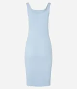 Vestido midi blanco acanalado, de algodón sostenible, con escote cuadrado y tirantes medios.