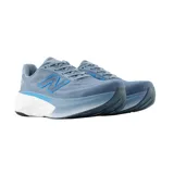 Championes de running New Balance Fresh Foam More v6, color celeste con entresuela blanca y detalles en azul oscuro. Presentan capellada de malla técnica transpirable y amortiguación de alto rendimiento.