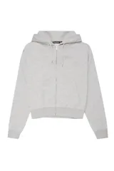 Campera tipo hoodie de corte cropped, color gris melange, con cierre frontal de cremallera, capucha ajustable con cordones y bolsillos tipo canguro.