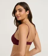 Soutien push-up de microfibra color marrón, con copas moldeadas y tirantes ajustables.