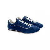 Championes Vans modelo Super Lowpro, de perfil bajo y diseño estilizado. Confeccionados en gamuza color azul intenso, presentan detalles perforados en los laterales, la clásica franja lateral en color blanco y cordones al tono. La suela es de goma blanca con una fina línea decorativa azul.