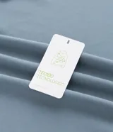Remera deportiva Get Over de color azul marino, confeccionada en tech fleece con tecnología dry de secado rápido, cuello redondo y manga corta, de corte holgado.