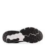 Championes de running New Balance modelo 420 V3, color negro con entresuela blanca. Presentan una parte superior de malla transpirable con detalles sintéticos y el logo lateral característico de la marca.