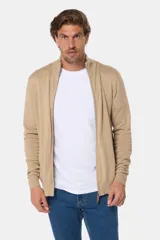 Campera de tejido fino confeccionada en algodón, con cierre frontal completo, cuello alto y puños acanalados.