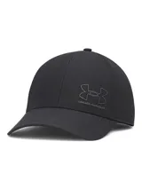 Gorra de béisbol Under Armour de perfil bajo, color negro, con panel frontal estructurado y visera precurvada. Presenta el logo de la marca en relieve en el frente y tecnología de ventilación para mayor transpirabilidad.