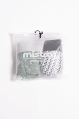 Pack de dos boxers para hombre, uno azul con estampado de dinosaurios y otro azul marino con estampado de símbolos.