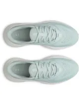 Championes de running Under Armour modelo W Turbulence 3, de color verde menta con entresuela blanca. Cuentan con capellada de malla transpirable, amortiguación Charged+ y suela de goma duradera.