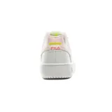 Championes Fila Acd Classic de cuero sintético blanco con detalles en rosa claro, logo de Fila en el lateral y suela blanca.