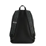 Mochila Puma modelo Phase Aop Backpack, color negro con diseño estampado en la parte superior y bolsillo frontal liso con el logo de la marca en blanco.