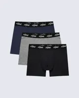Pack de tres boxers de algodón con cintura elástica personalizada con logo estampado. Incluye un modelo en color negro, uno en gris melange y uno en azul marino.