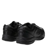 Championes deportivos Lotto de mujer, confeccionados en cuero sintético negro con detalles perforados y logo de la marca grabado en el lateral. Cuentan con cierre de cordones y suela de goma resistente.