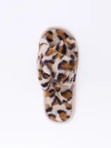 Pantuflas abiertas color rosa con estampado animal print.