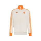 Campera deportiva Adidas Originals del Bayern de Múnich, color beige claro (Wonder Alumina) con detalles en naranja vibrante, cuello alto, cierre frontal y franjas en las mangas.