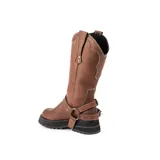 Bota de caña alta confeccionada en cuero vacuno engrasado color chocolate con efecto desgastado. Presenta bordados artesanales en la caña y el empeine, y cuenta con un sistema de correas con hebillas metálicas desmontables. Posee una suela track de goma negra de estilo robusto.