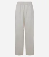 Pantalón recto color crema confeccionado en sarga, con cintura elástica.
