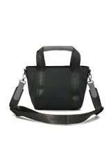 Cartera tipo tote de tamaño pequeño, confeccionada en material sintético color gris oscuro. Presenta doble asa superior con logo de la marca estampado, correa ajustable y desmontable, y un bolsillo frontal con cierre y tirador decorativo.