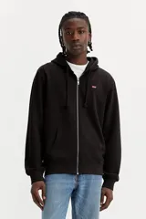 Buzo con capucha y cierre frontal completo de la marca Levi's. Presenta un diseño liso en color negro con bolsillos tipo canguro y el logo de la marca bordado en el pecho.