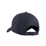 Gorra tipo baseball Puma de color negro, con diseño clásico de seis paneles y visera curva. Presenta un pequeño detalle metálico con el logo de la marca en el panel frontal.