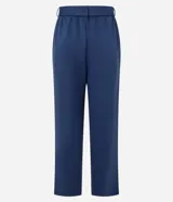 Pantalón recto color azul, de talle alto con cinturón incorporado con hebilla metálica redonda y bolsillos laterales. Pertenece a la marca Marfinno.
