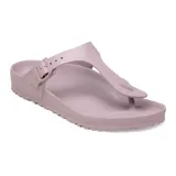 Sandalias tipo ojota Birkenstock modelo Gizeh, fabricadas en material EVA ligero y flexible, color rosado. Presentan diseño de tira de dedo con hebilla ajustable lateral y plantilla anatómica.