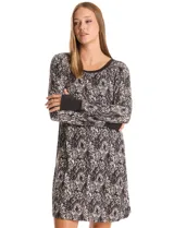Camisón de manga larga con puño elástico y escote redondo, confeccionado en tejido soft con estampado abstracto.